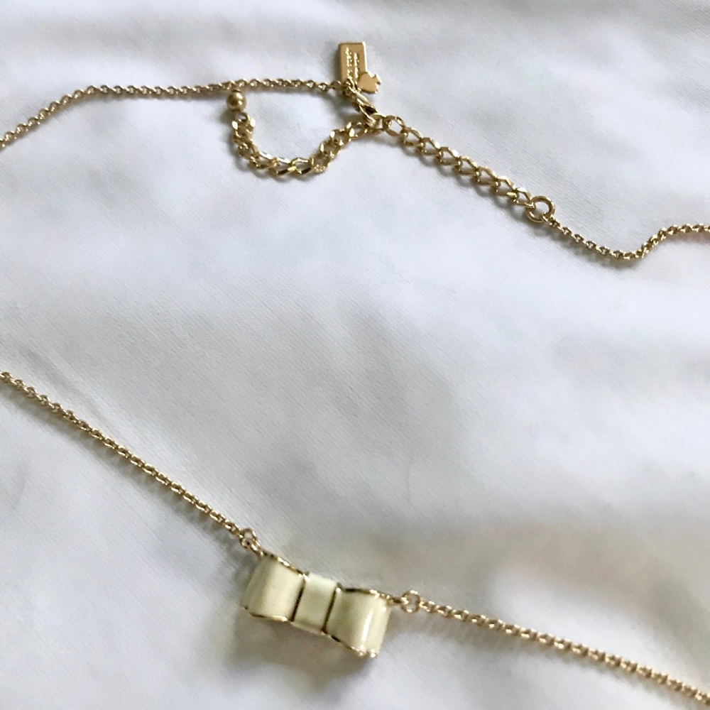 Bow Necklace White/Gold